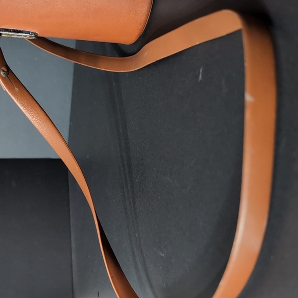 Vintage Brown Leather Camera Lens Case with Strap. - Picture 7 of 9